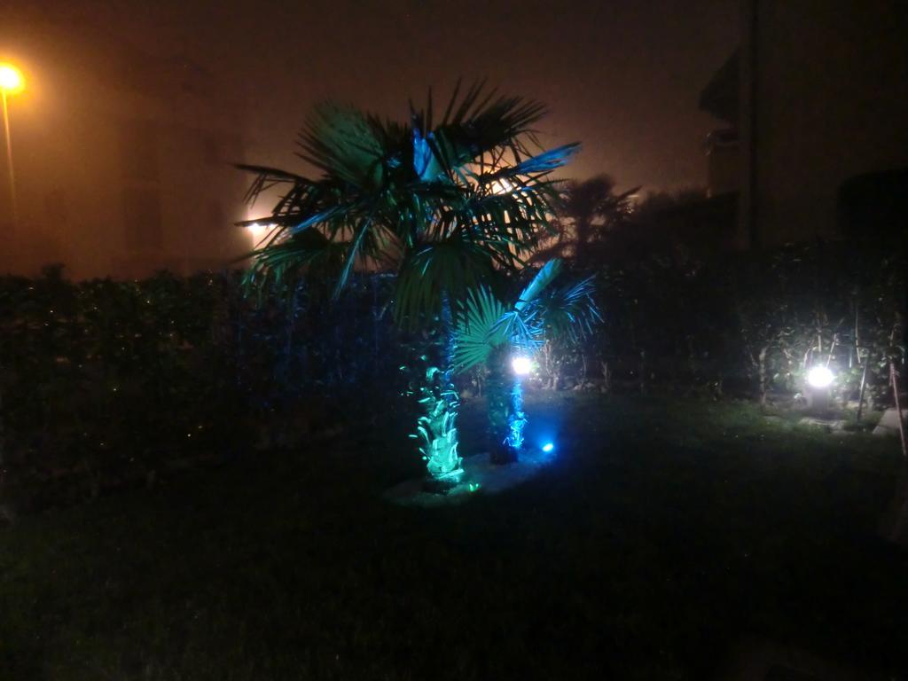 Residence Elisa Piano Terra Con Giardino E Posto Spiaggia Incluso Каорле Стая снимка