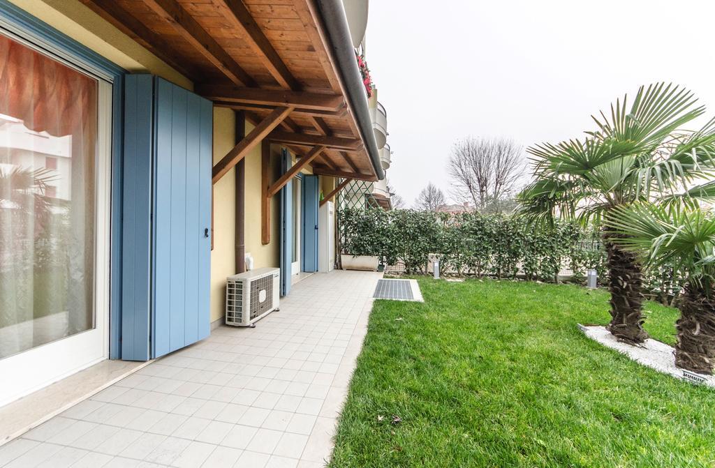 Residence Elisa Piano Terra Con Giardino E Posto Spiaggia Incluso Каорле Екстериор снимка