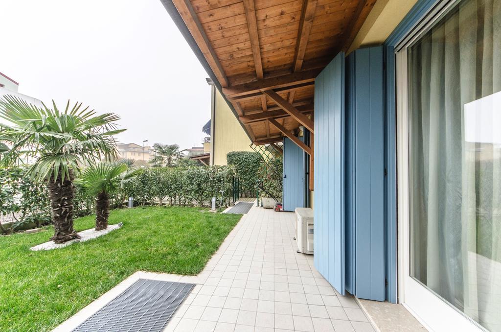 Residence Elisa Piano Terra Con Giardino E Posto Spiaggia Incluso Каорле Стая снимка