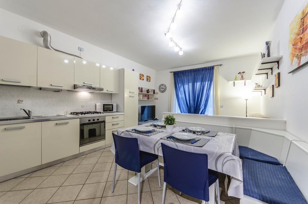 Residence Elisa Piano Terra Con Giardino E Posto Spiaggia Incluso Каорле Стая снимка