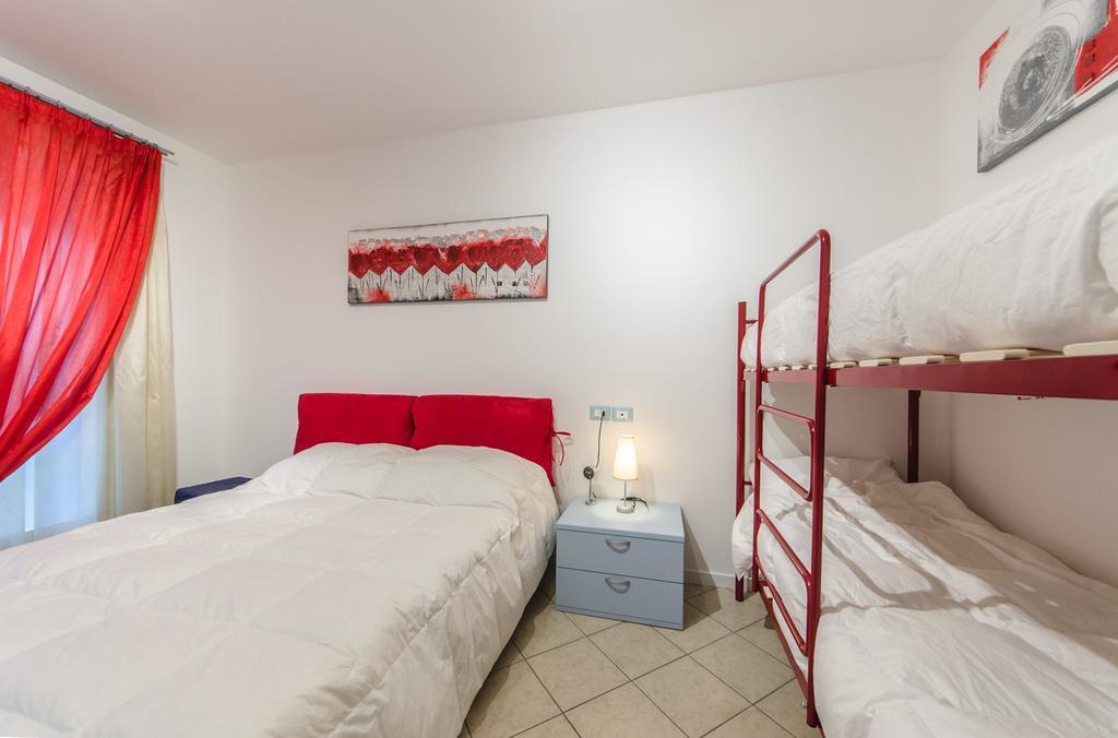 Residence Elisa Piano Terra Con Giardino E Posto Spiaggia Incluso Каорле Стая снимка