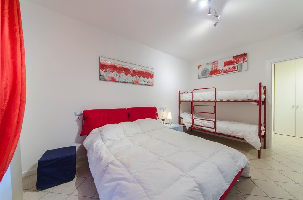Residence Elisa Piano Terra Con Giardino E Posto Spiaggia Incluso Каорле Стая снимка